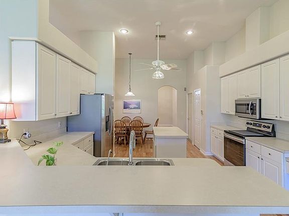 4th image of 1223 Blackrush Dr