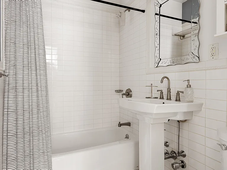 259 W 132nd St #1 — Photo 9