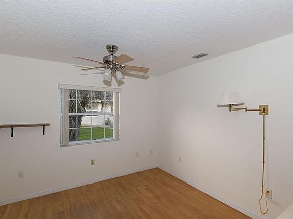 4th image of 1617 Grove Ct