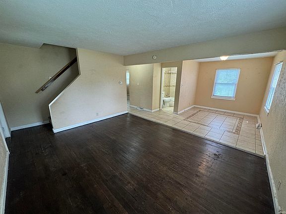 3rd image of 1706 N Johnson St