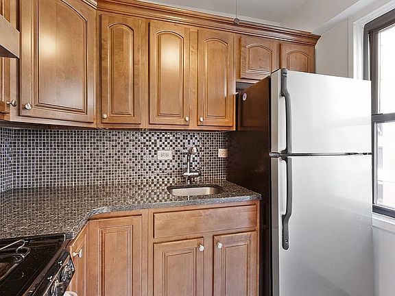 3rd image of 520 E 81st St APT 7N