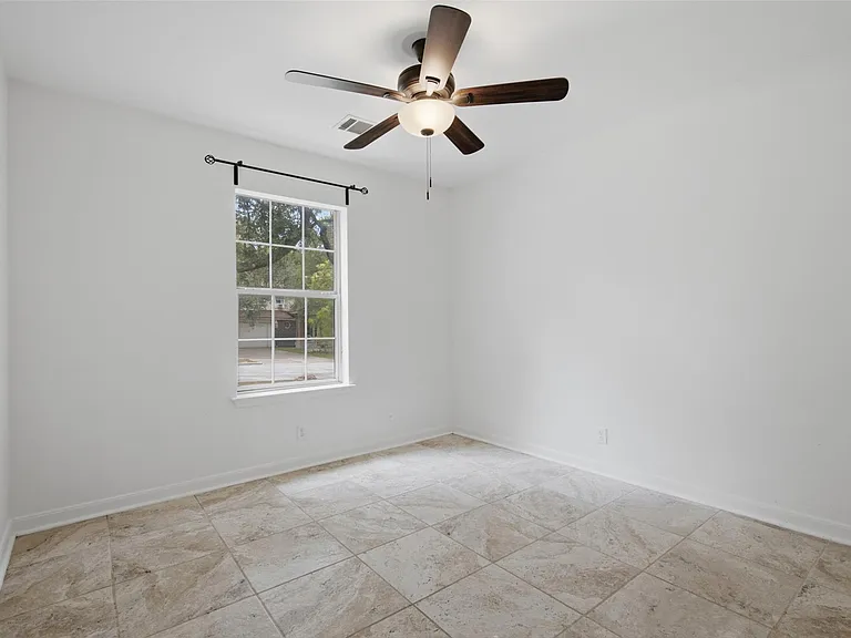 108 Songbird Ct — Photo 26