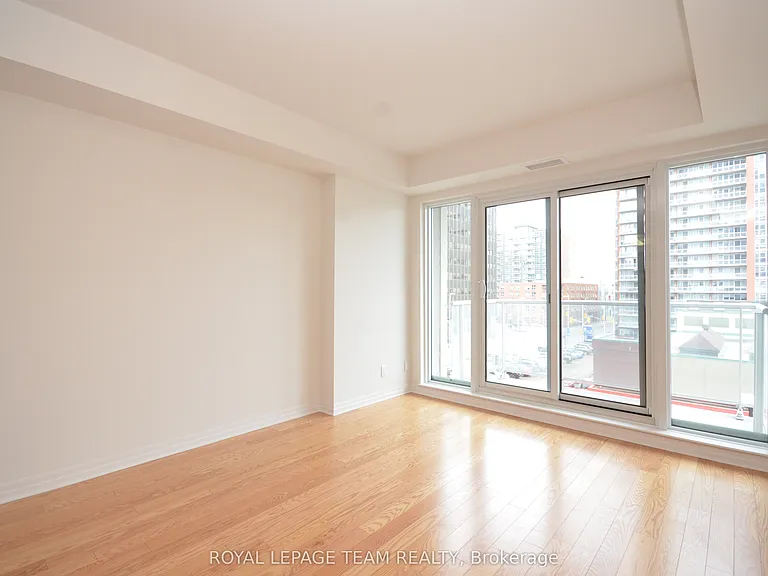 242 Rideau St #404 — Photo 8