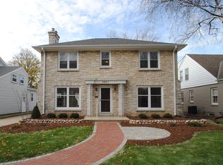 2651 N 90th St, Wauwatosa, WI