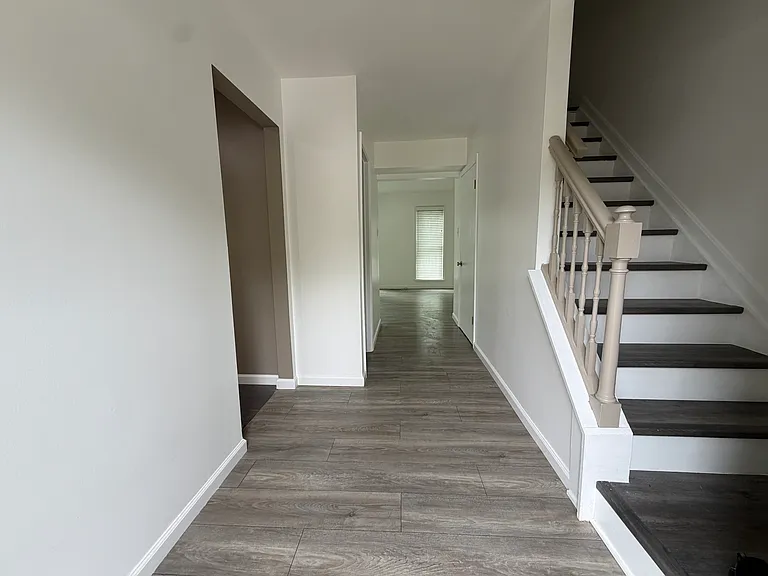 17628 Longview Ln — Photo 3