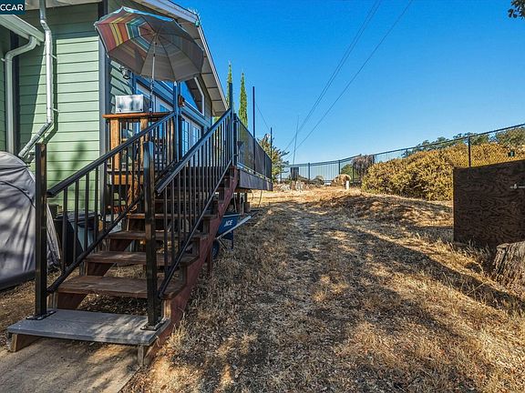 3rd image of 423 Poker Flat Rd
