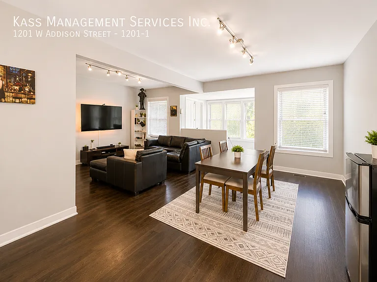 1201 W Addison St #1 — Photo 8