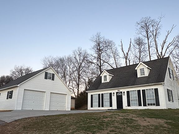 house and garage side view