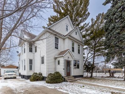 417 10th St, North Chicago, IL, 60064