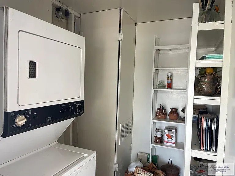 1617 E Los Ebanos Blvd — Photo 37