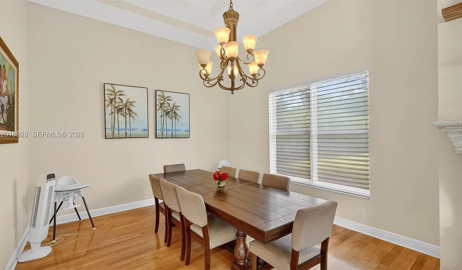 5 bed, 4.5 bath, 5500 sqft, $13,500 — Photo 4