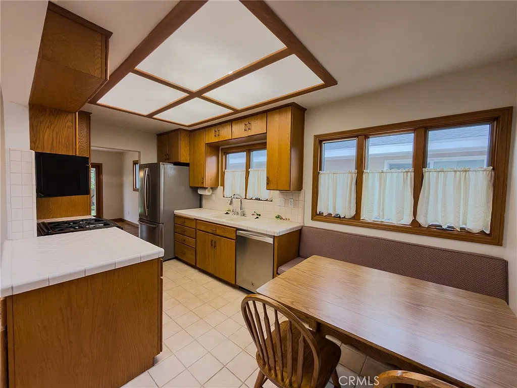 3 bed, 1470 sqft, $4,500 — Photo 4