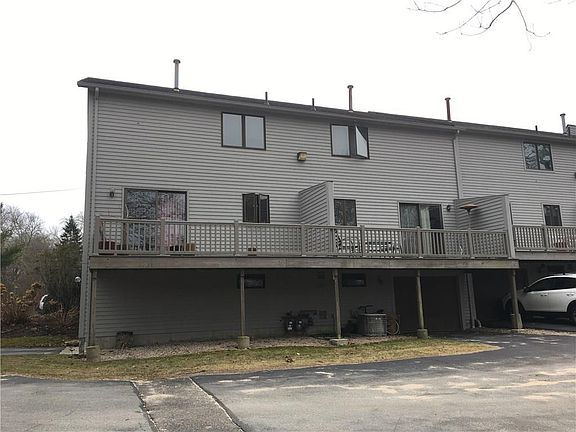 3rd image of 320 Westmoreland St Unit D6