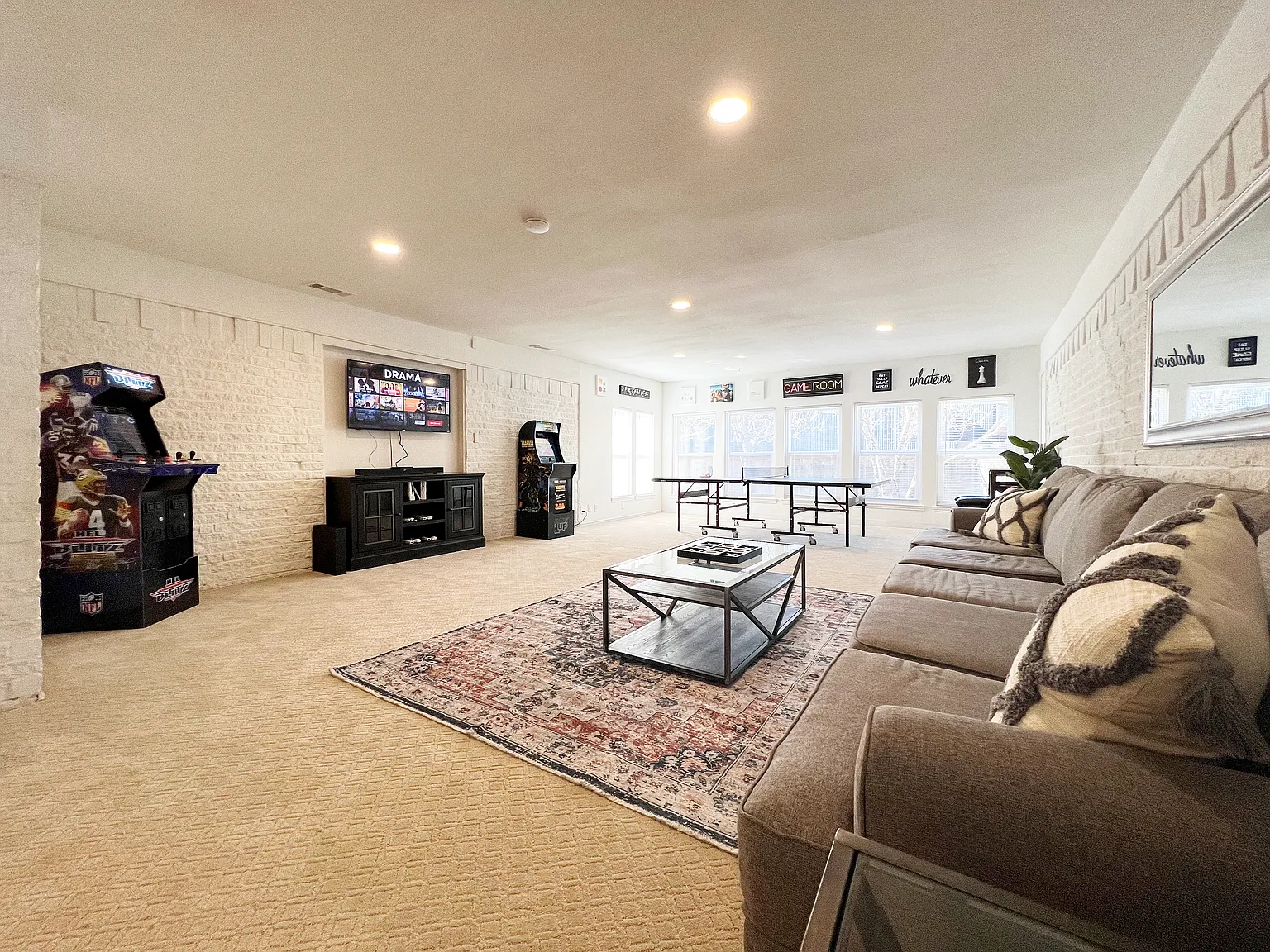 5 bed, 3100 sqft, $8,495 — Photo 2