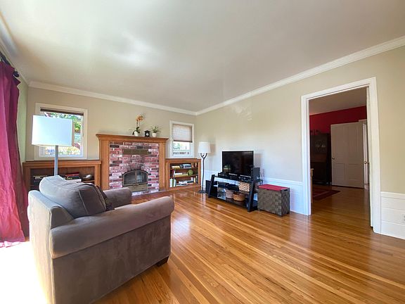 4th image of 212 Berkshire Ave
