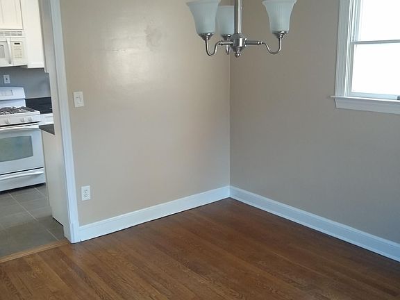 5th image of 4852 Arlington Blvd