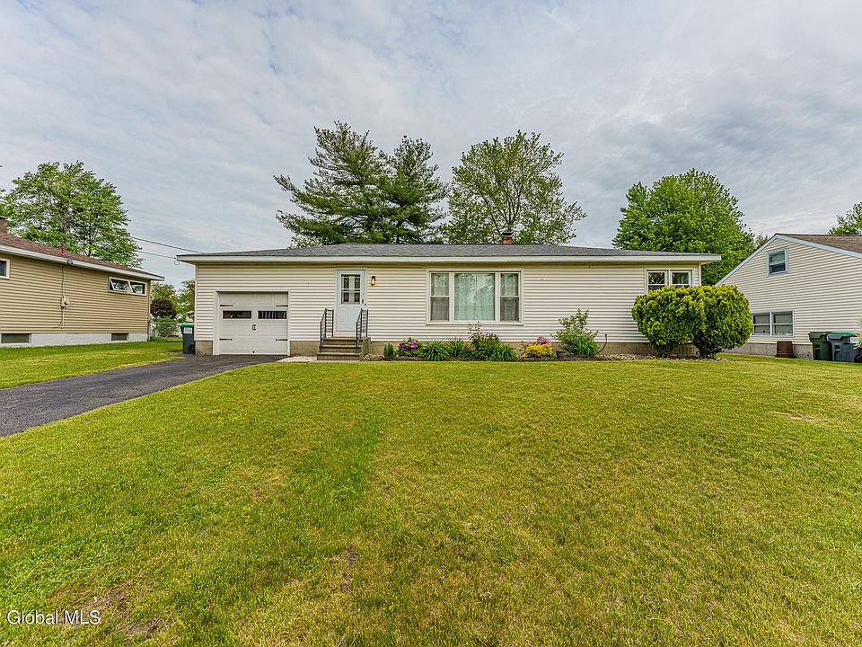1st image of 18 Louis Dr