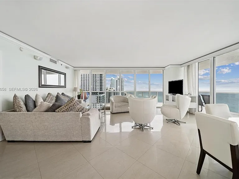 1830 S Ocean Dr #1701 — Photo 2