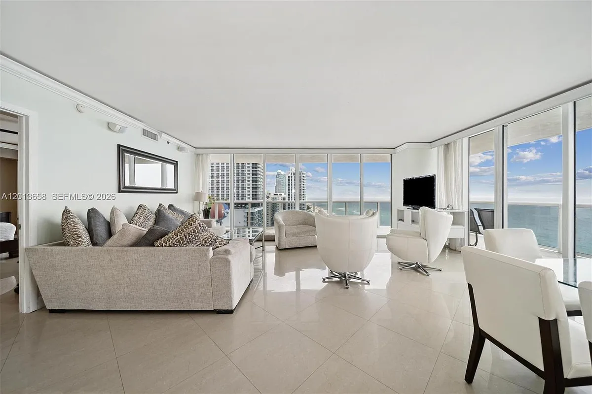 Building Photo - 1830 S Ocean Dr #1701