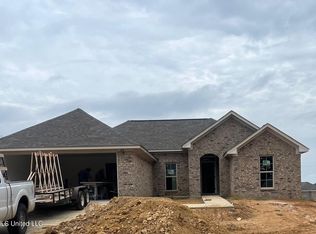 214 Hemingway Cir, Canton, MS 39046