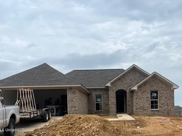 214 Hemingway Cir, Canton, MS 39046