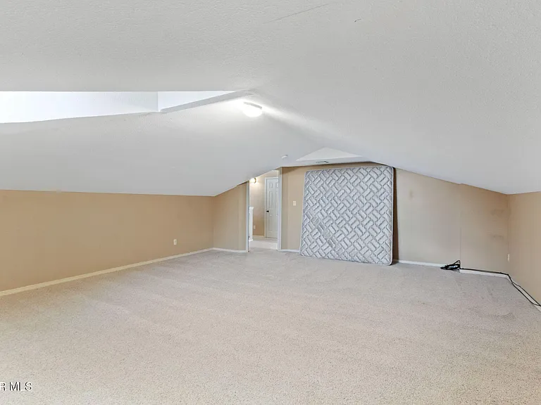 2120 Shreya St — Photo 9