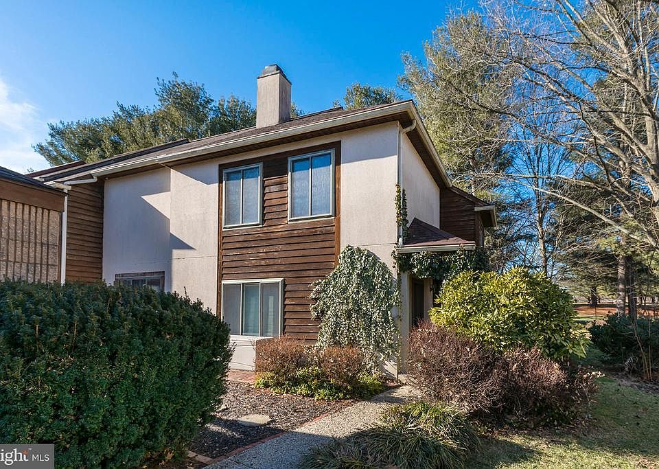 1st image of 440 Stonegate Ct