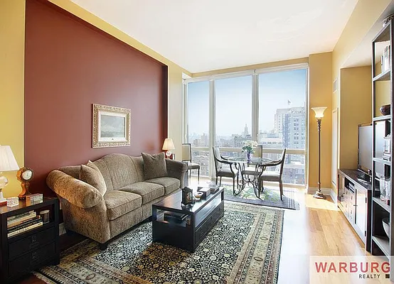 Sold by Warburg | media 8
