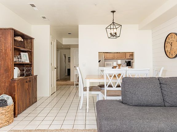 4th image of 5005 Cliff Dr APT 4