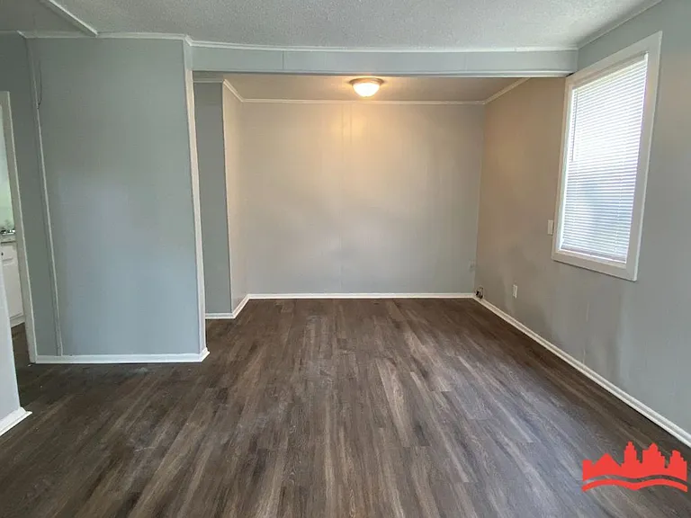 2961 Southwall St — Photo 10