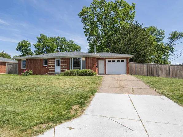 575 Camp St, Platteville, WI 53818