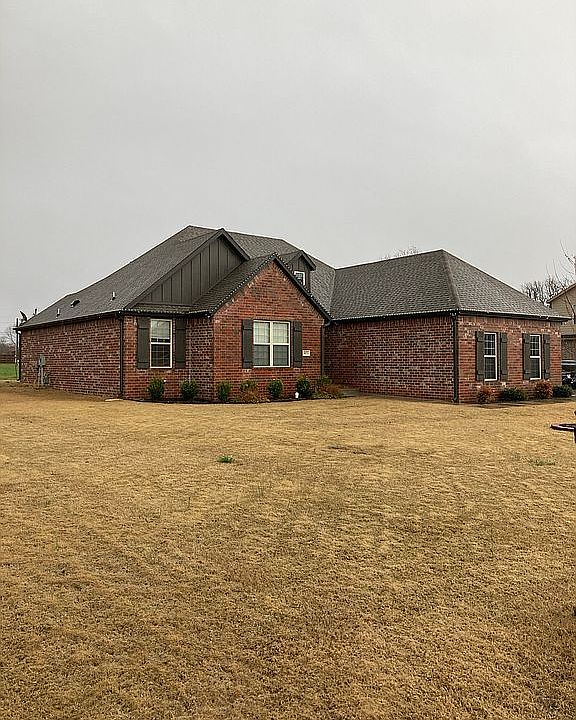 1st image of 18271 Phelps Cir