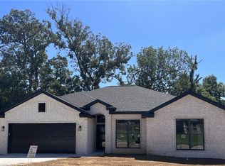 956 Glass St, Cave Springs, AR 72718