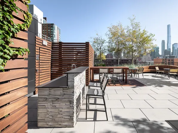 535 West 43rd Street image 10 of 23