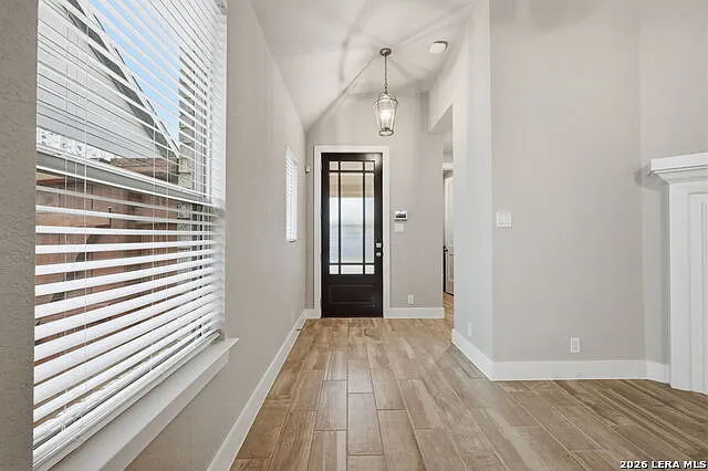 3 bed, 2.0 bath, 1575 sqft, $2,650 — Photo 4