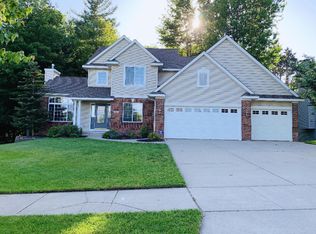 155 Bradman Dr, Rockford, MI