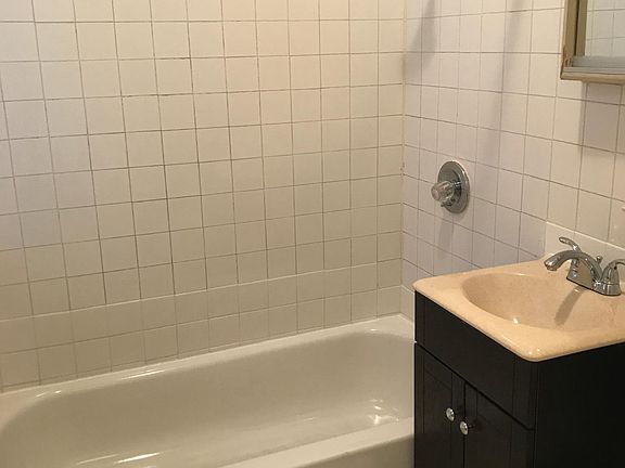 4th image of 111 Baldwin Ave APT 6