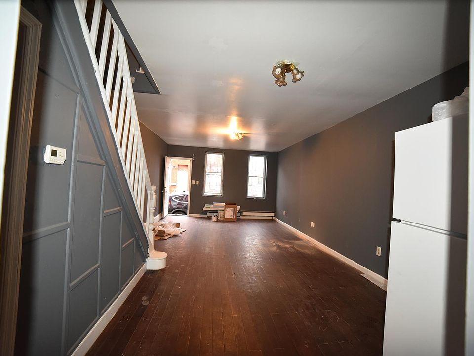 1st image of 423 Cantrell St