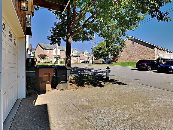 5th image of 728 Spence Enclave Ln