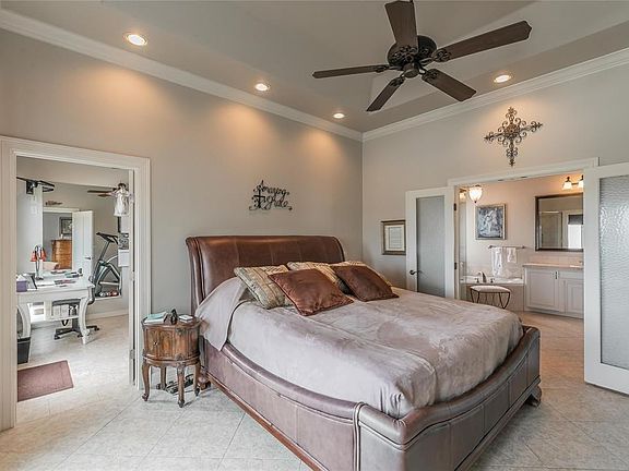 5th image of 4956 Wind Hill Ct W