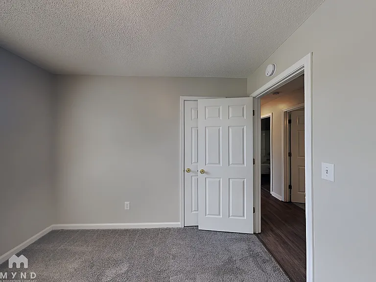 4963 McKinley Dr — Photo 12