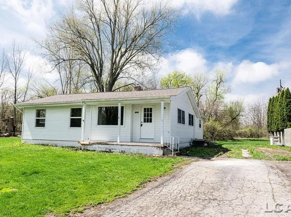 2369 Linden Ct, Adrian, MI 49221