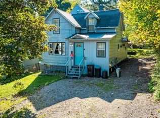 466 Poplar St, Lake Linden, MI 49945