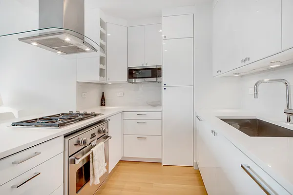 Sold by Compass | media 6