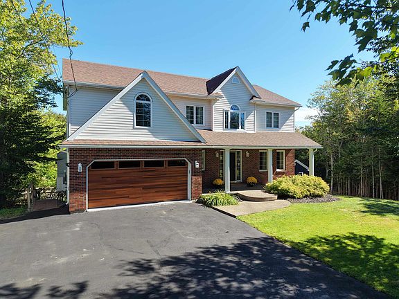3rd image of 150 Matthew Dr