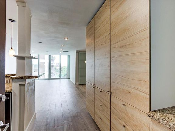 2nd image of 3600 Montrose Blvd Unit 503