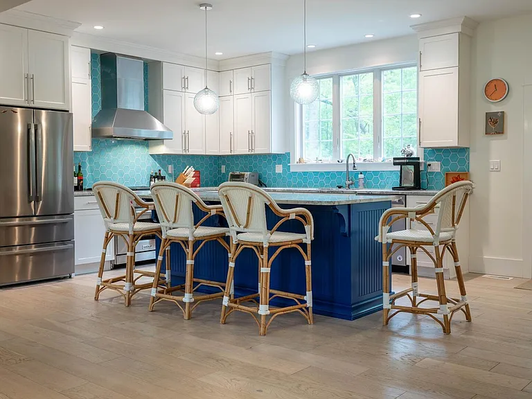 10 McCarron Dr — Photo 3