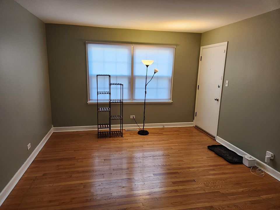 1st image of 4101 W Berteau Ave APT 1B