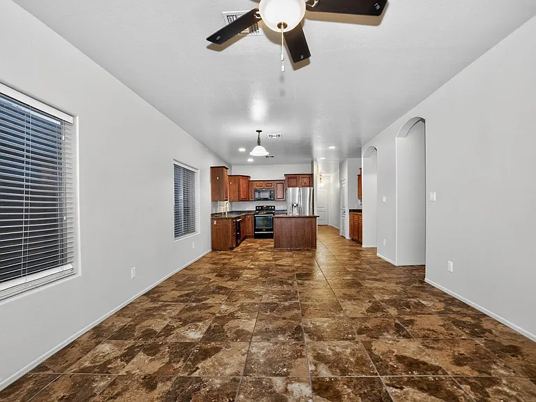 2523 S 41st Ave — Photo 8