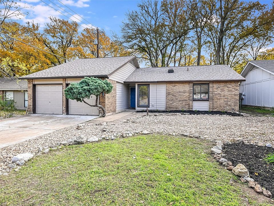 1st image of 10055 Woodland Village Dr